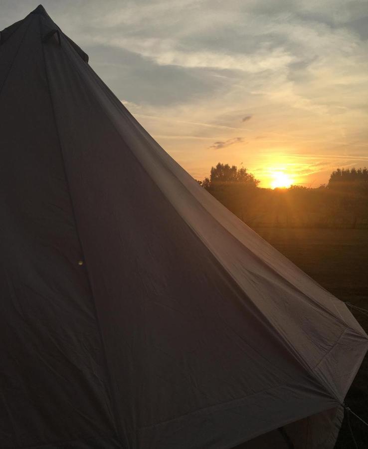 Hopgarden Glamping - Luxury 6M Bell Tent Wadhurst Bagian luar foto