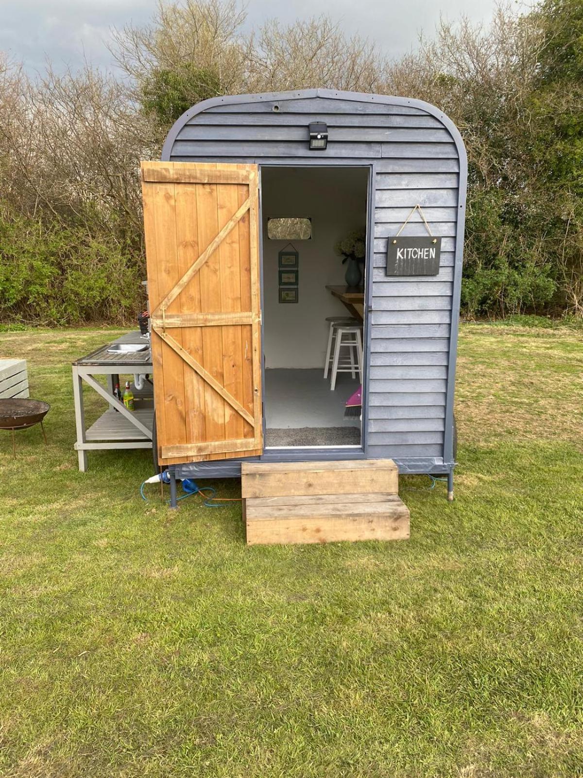 Hopgarden Glamping - Luxury 6M Bell Tent Wadhurst Bagian luar foto