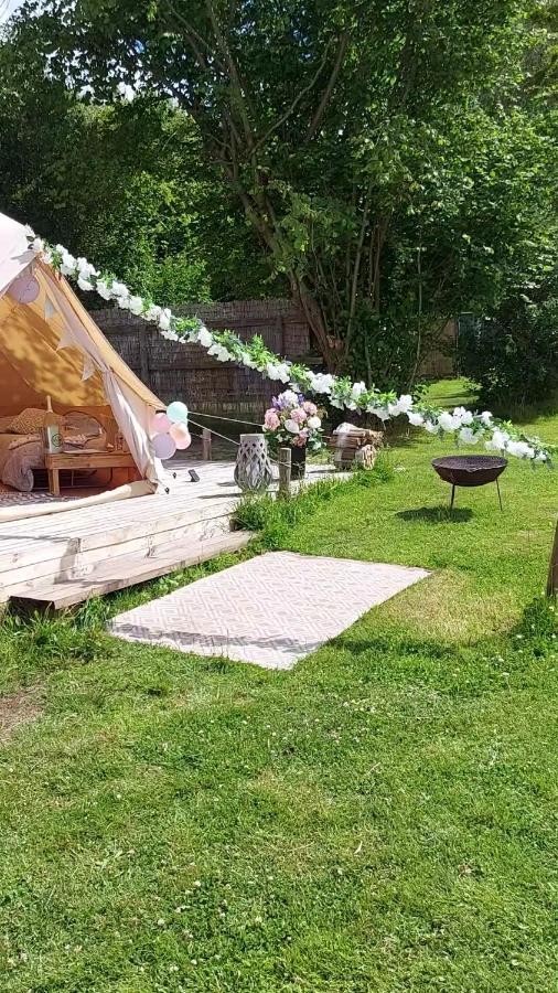 Hopgarden Glamping - Luxury 6M Bell Tent Wadhurst Bagian luar foto